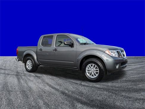Used 2019 Nissan Frontier SV image 2