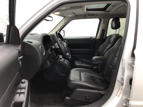 Used 2016 Jeep Patriot High Altitude image 11