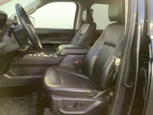 Used 2023 Ford Expedition Max XLT image 11