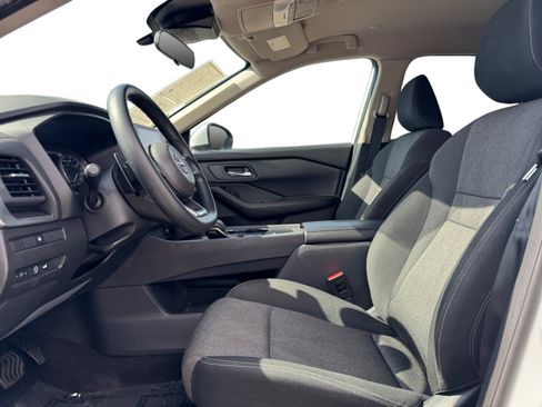 Used 2024 Nissan Rogue SV FWD image 10