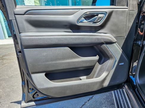 Used 2023 GMC Yukon AT4 w/ Technology Package AWD/4WD image 19
