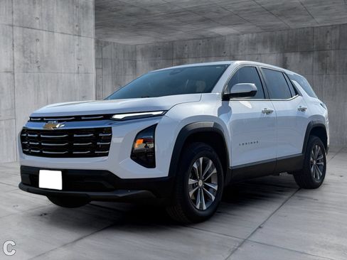 Certified 2026 Chevrolet Equinox LT AWD/4WD image 2