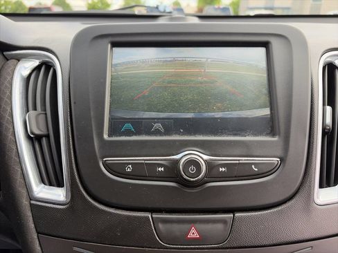 Used 2016 Chevrolet Malibu LT FWD image 10