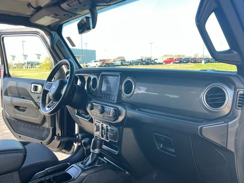 Used 2021 Jeep Wrangler Unlimited Sahara w/ Uconnect 4C Nav & Sound Group image 33