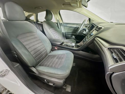 Used 2018 Ford Fusion SE w/ Fusion SE Technology Package FWD image 28
