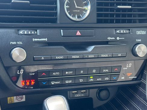 Used 2021 Lexus RX 450h AWD w/ Luxury Package image 26