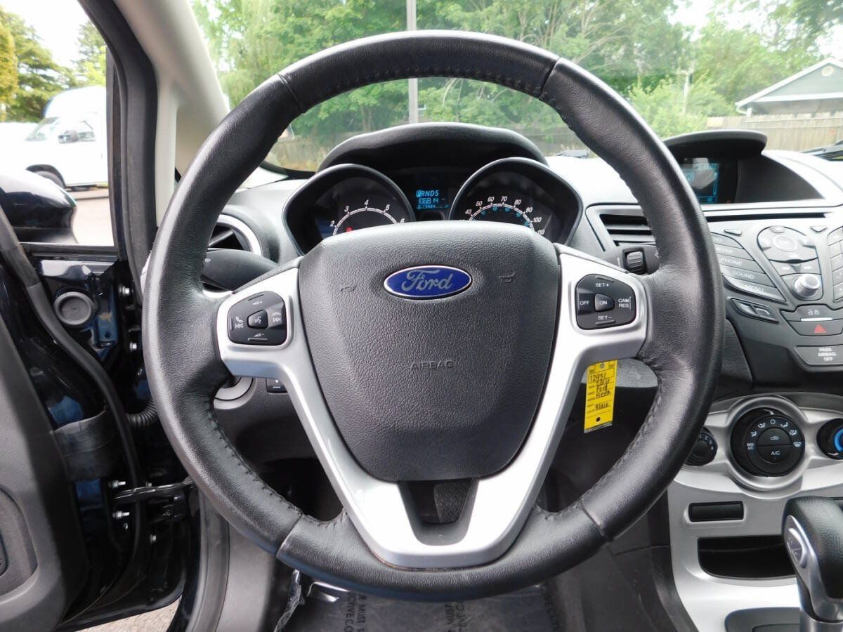 Used 2016 Ford Fiesta SE FWD image 8