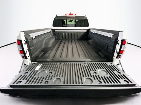 Used 2023 Nissan Frontier SV w/ Technology Package image 29