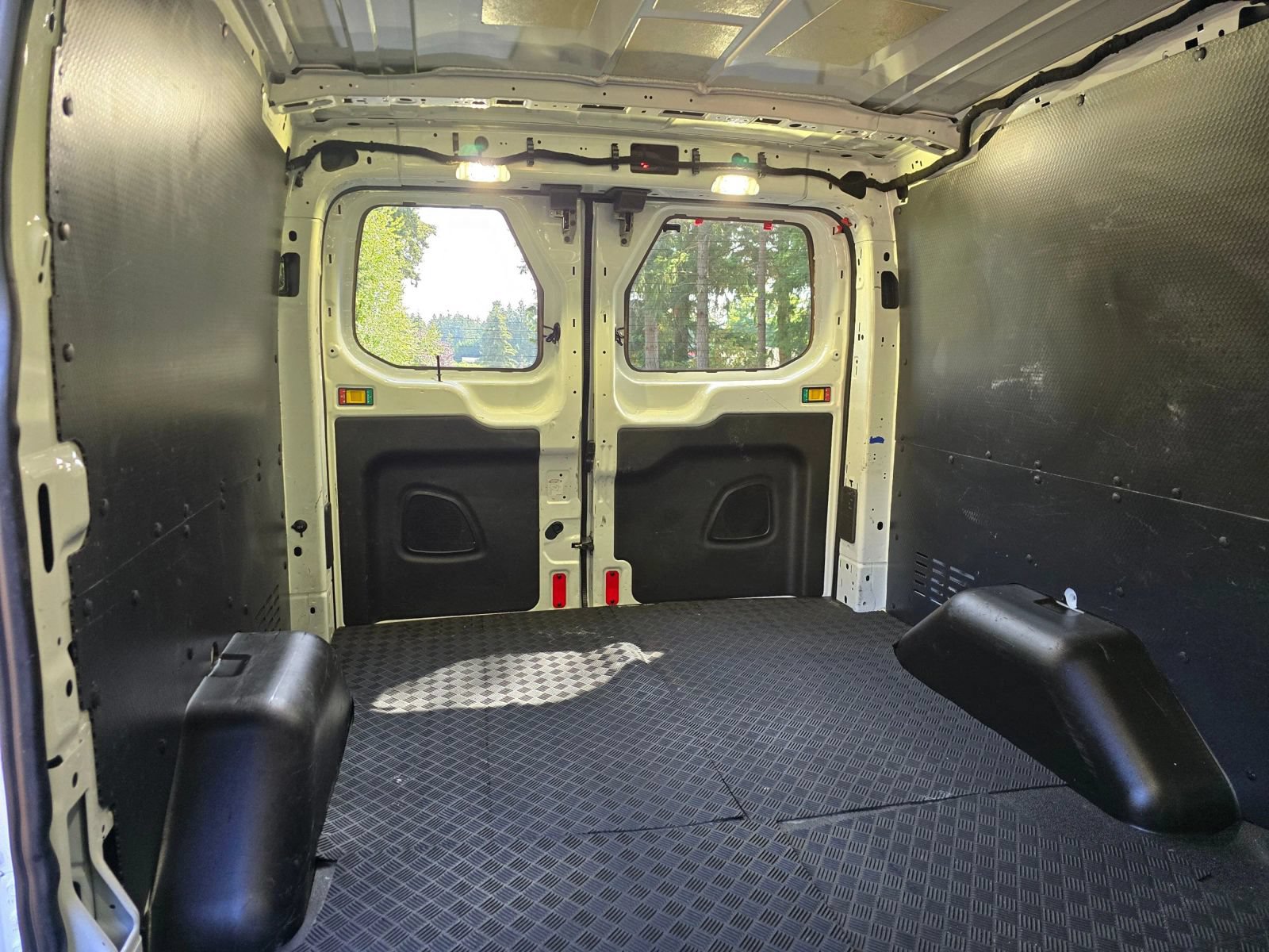 Used 2017 Ford Transit 250 130 Low Roof RWD image 19