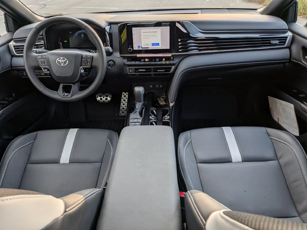 Used 2026 Toyota Camry SE FWD image 29