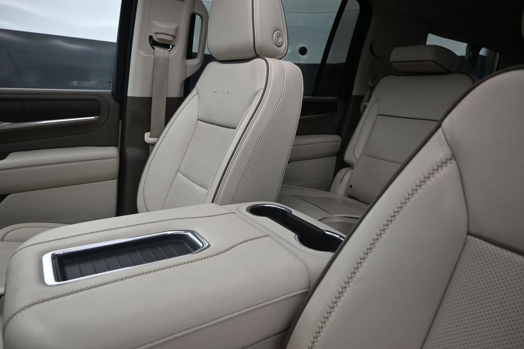 Used 2023 GMC Yukon XL Denali w/ LPO, Floor Liner Package RWD image 14