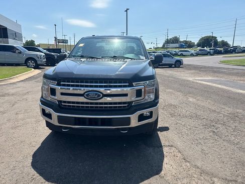 Used 2018 Ford F150 XLT w/ Equipment Group 302A Luxury RWD image 4