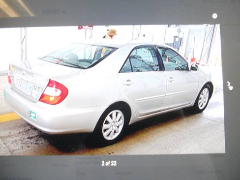 Used 2004 Toyota Camry XLE FWD image 3