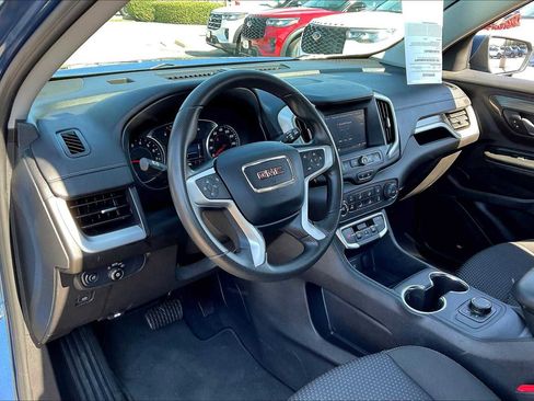 Used 2024 GMC Terrain SLE image 16