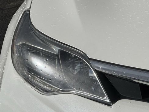 Used 2016 Toyota Avalon Limited image 4