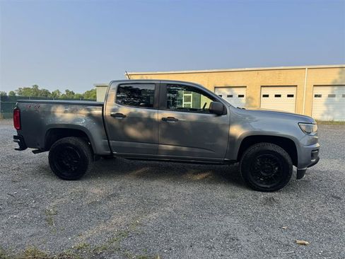 Used 2018 Chevrolet Colorado W/T AWD/4WD image 4