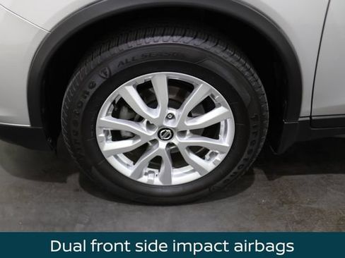 Used 2017 Nissan Rogue SV w/ SV Premium Package AWD/4WD image 9