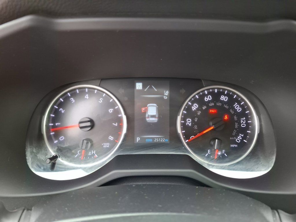 Used 2022 Toyota RAV4 LE FWD image 20