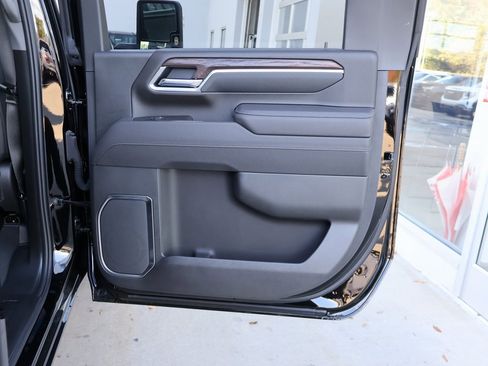 New 2025 GMC Sierra 2500 SLT w/ SLT Convenience Package image 39