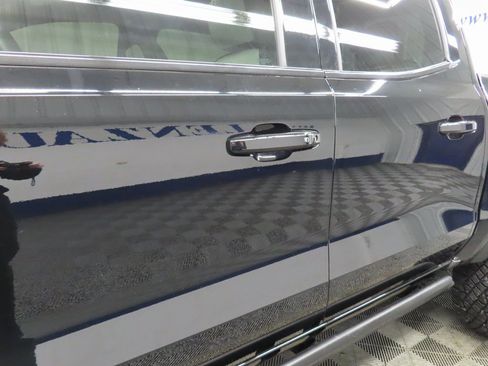 Used 2024 GMC Canyon AT4X image 40