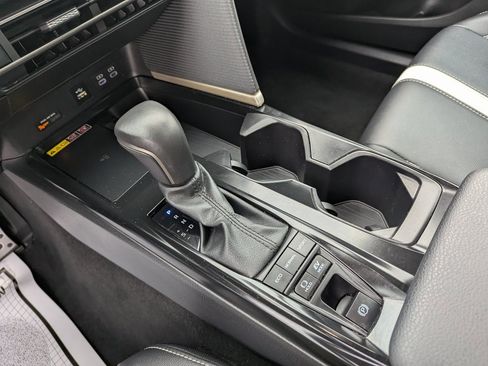 Used 2025 Toyota Camry SE image 23