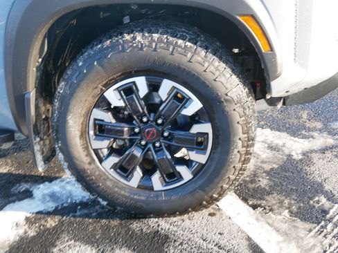 Used 2023 Nissan Frontier PRO-4X w/ Pro Convenience Package image 15