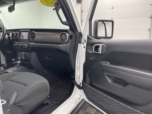 Used 2021 Jeep Gladiator Sport AWD/4WD image 29