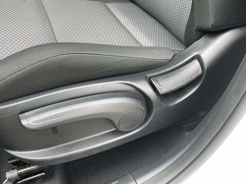Used 2025 Kia Soul LX w/ LX Technology Package FWD image 12