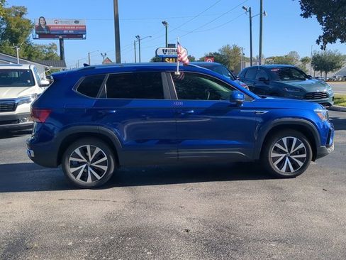 Used 2022 Volkswagen Taos SE image 3