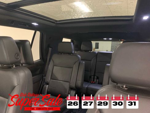 Used 2021 Chevrolet Tahoe Z71 w/ Rear Media and Nav Package image 15