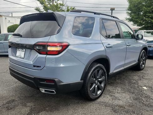 Used 2023 Honda Pilot Sport image 6
