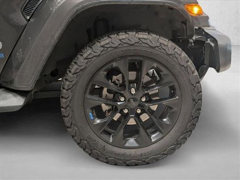 Used 2022 Jeep Wrangler Unlimited Sahara w/ Cold Weather Group image 24