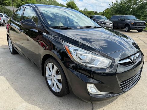 Used 2012 Hyundai Accent GLS w/ Premium Pkg 3 FWD image 7