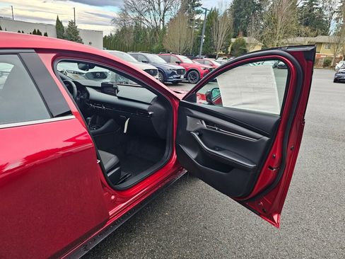 New 2026 MAZDA MAZDA3 Hatchback w/Premium Plus Pkg image 28
