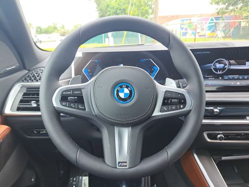 New 2026 BMW X5 xDrive50e w/ M Sport Package image 29
