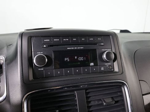 Used 2017 Dodge Grand Caravan SE image 33