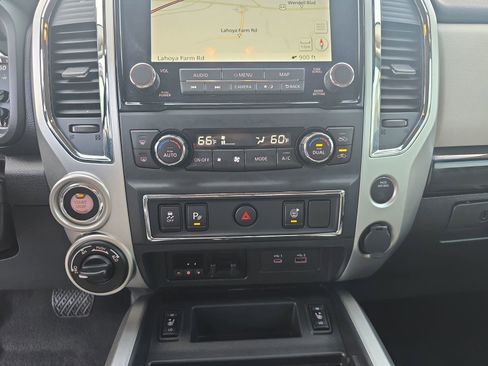 Used 2021 Nissan Titan SV w/ SV Convenience Package image 23