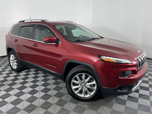 Used 2015 Jeep Cherokee Limited w/ Luxury Group AWD/4WD image 2