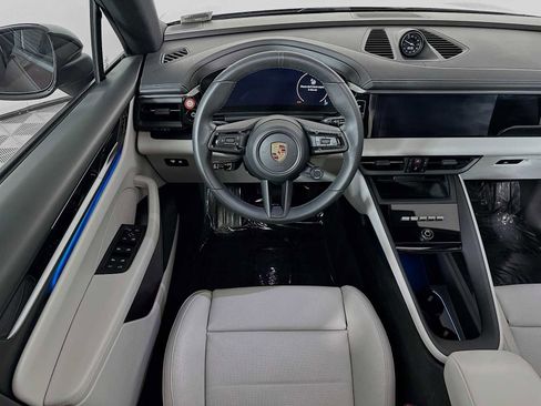 Used 2025 Porsche Macan Electric image 25