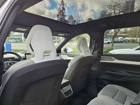 Used 2025 Volvo EX90 Ultra image 17