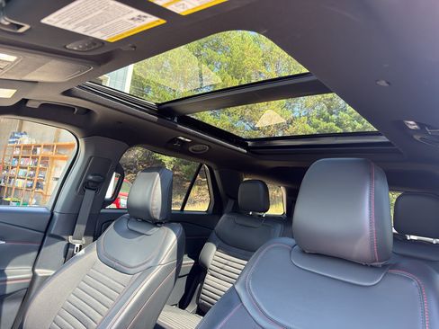 Certified 2025 Ford Explorer ST-Line w/ ST-Line Street Pack AWD/4WD image 28