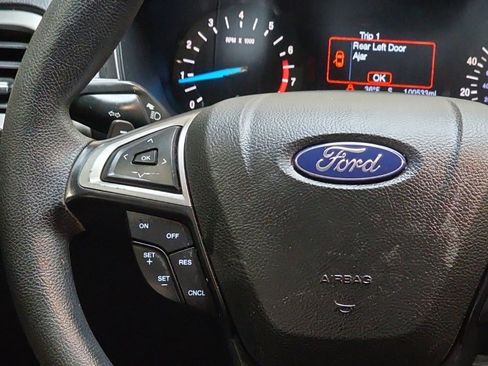 Used 2018 Ford Fusion SE image 17