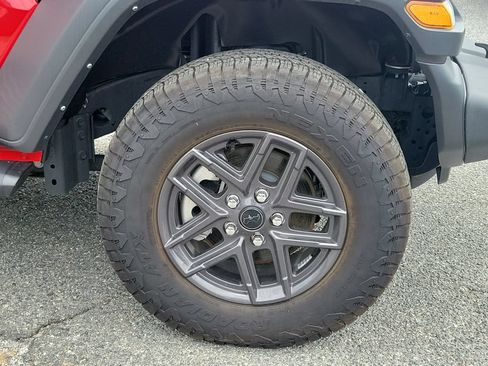 Used 2025 Jeep Wrangler Unlimited Sport AWD/4WD image 7