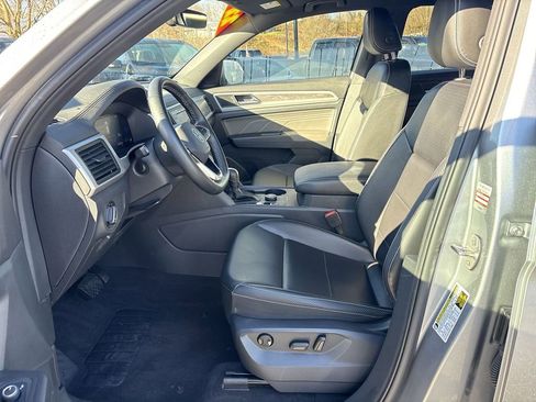 Used 2022 Volkswagen Atlas Cross Sport SE image 19