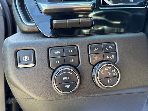 Used 2025 Chevrolet Silverado 1500 High Country w/ Midnight Edition AWD/4WD image 26