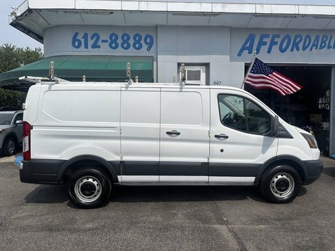 Used 2015 Ford Transit 250 130 Low Roof RWD image 7