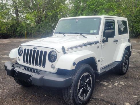 Used 2014 Jeep Wrangler Sahara AWD/4WD image 4