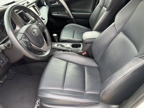 Used 2018 Toyota RAV4 Platinum image 5