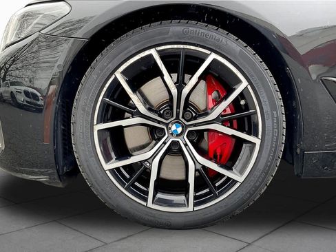 Used 2023 BMW M550i xDrive w/ Dynamic Handling Package image 9