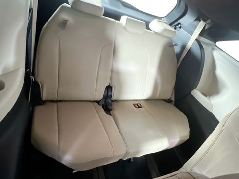Used 2022 Toyota Sienna XLE w/ XLE Plus Package AWD/4WD image 28